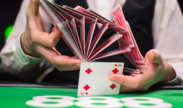 dealer baralho cartas