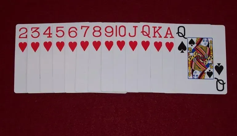 cartas de copas e dama de espadas